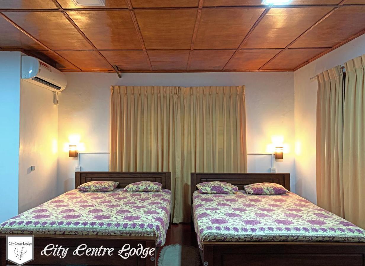 City Centre Lodge Ponnarankulama Exterior foto